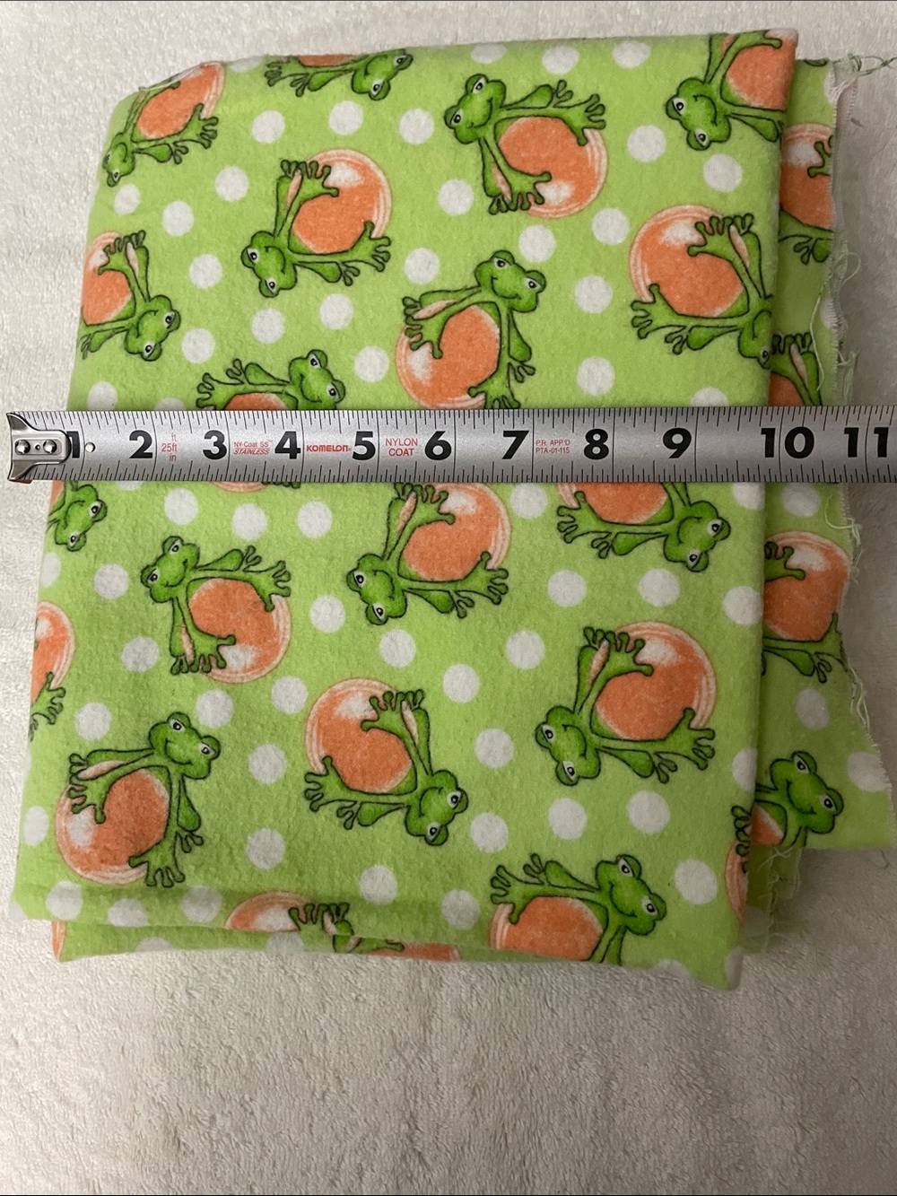 4-5 LB MIXED KIDS FABRIC BUNDLE • USABLE PIECES • CRAFT & SEWING D6 - Picture 9 of 11